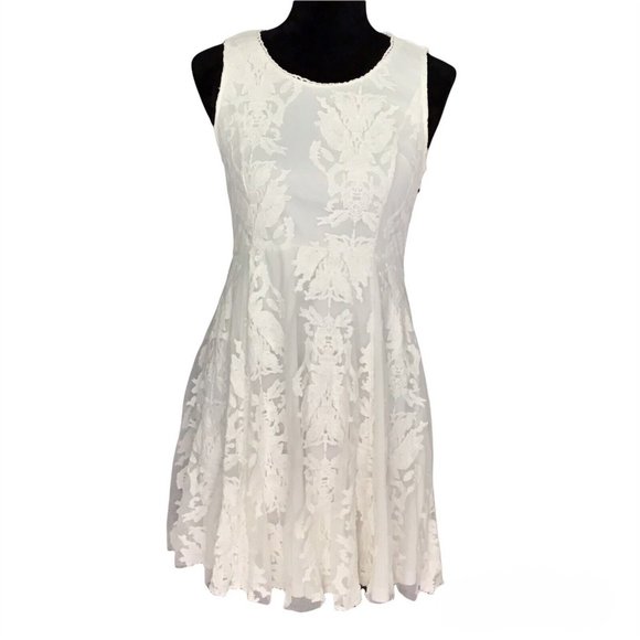 Chelsea & Violet Dresses & Skirts - Chelsea & Violet Lined Off White Sleeveless Lace Dress Size M Summer Wedding